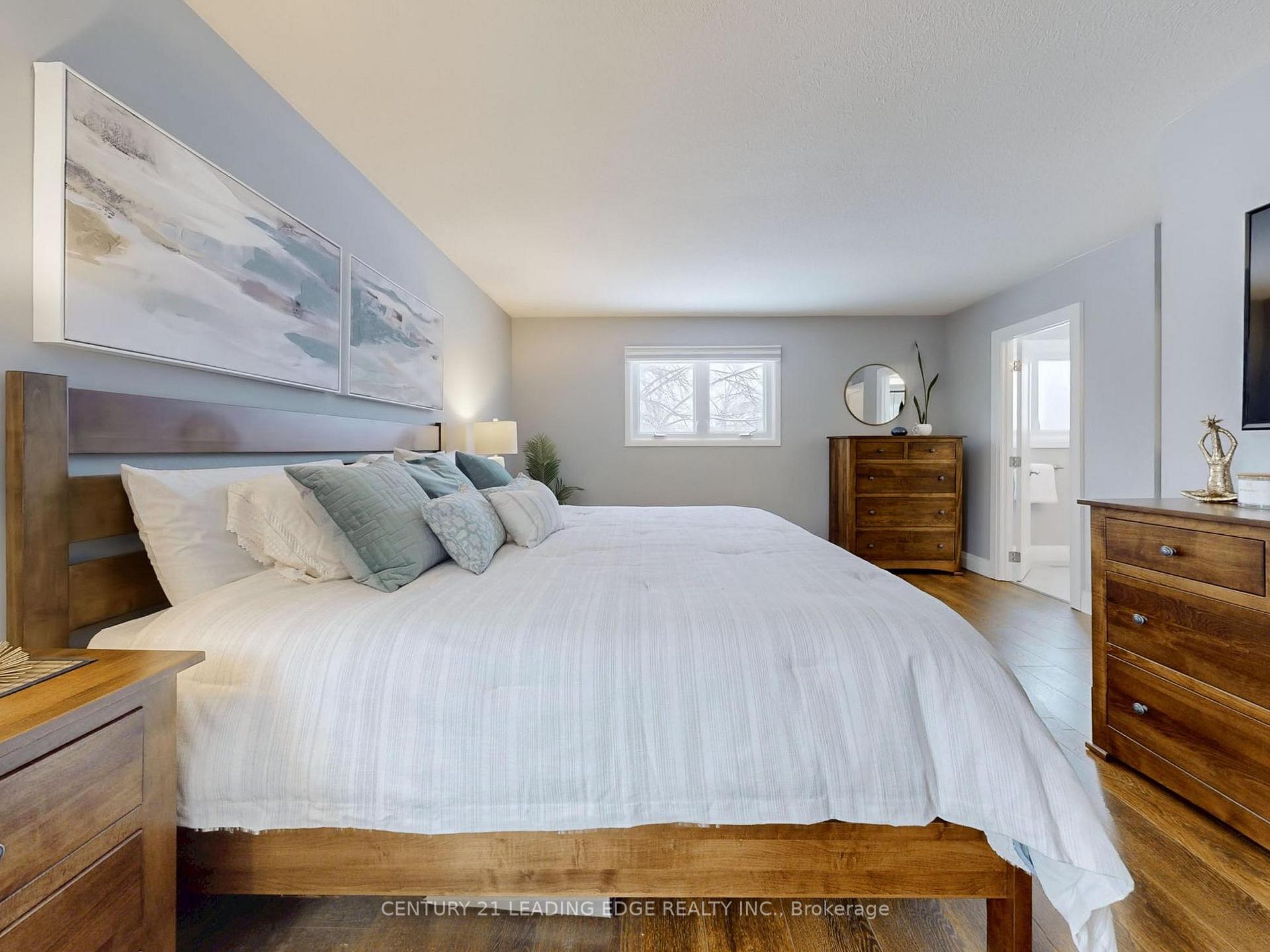 Photo 20 of 2 Madsen Crescent, Markham, Markville — HOMEH