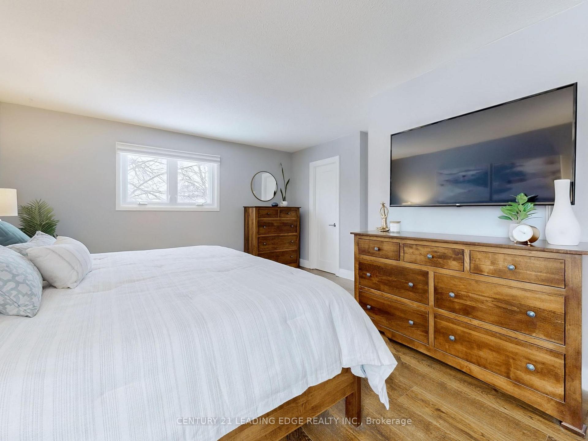 Photo 21 of 2 Madsen Crescent, Markham, Markville — HOMEH