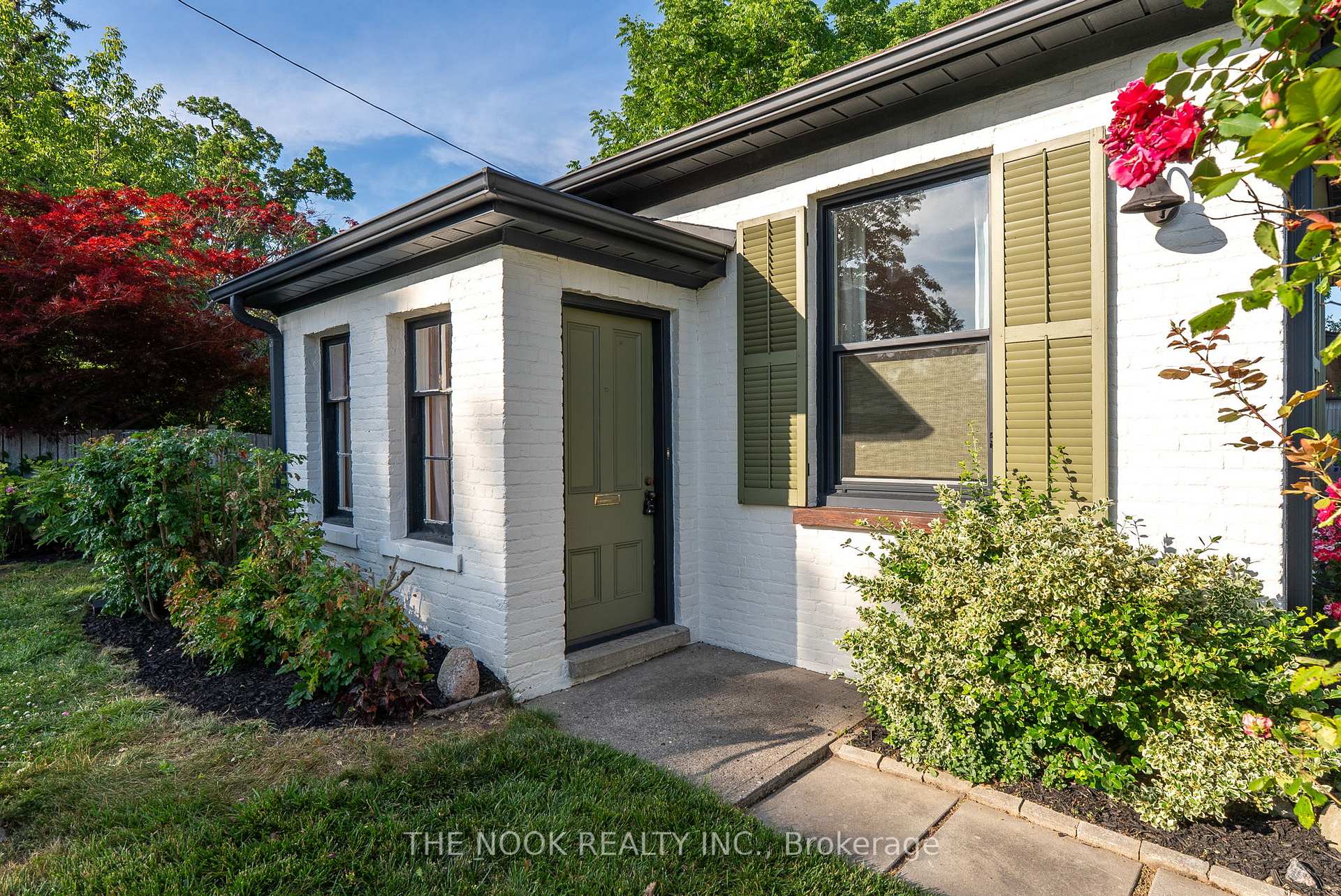 Photo 5 of 1009 Centre Street S, Whitby, Downtown Whitby — HOMEH