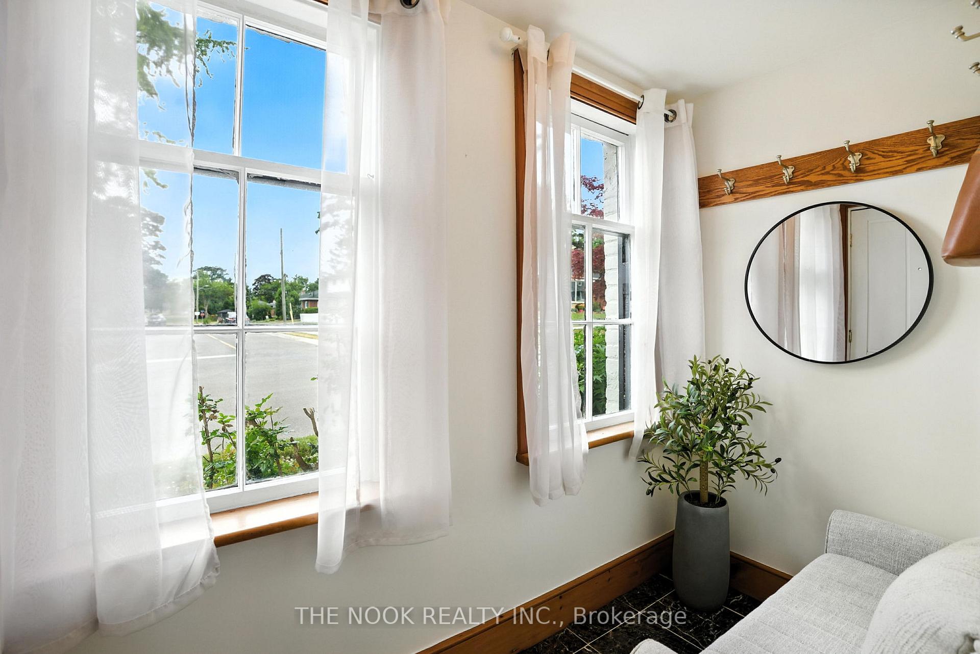 Photo 7 of 1009 Centre Street S, Whitby, Downtown Whitby — HOMEH