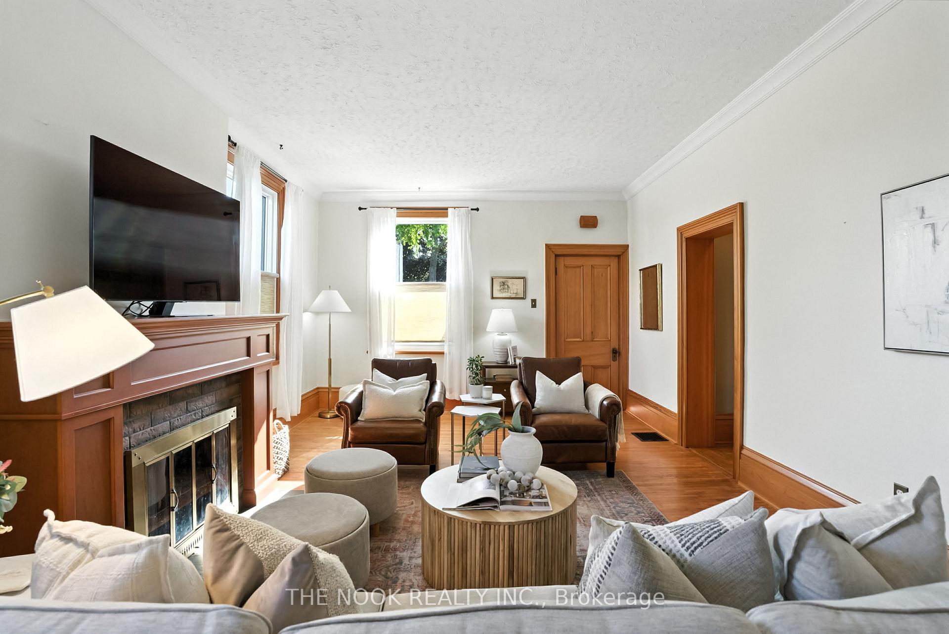 Photo 11 of 1009 Centre Street S, Whitby, Downtown Whitby — HOMEH