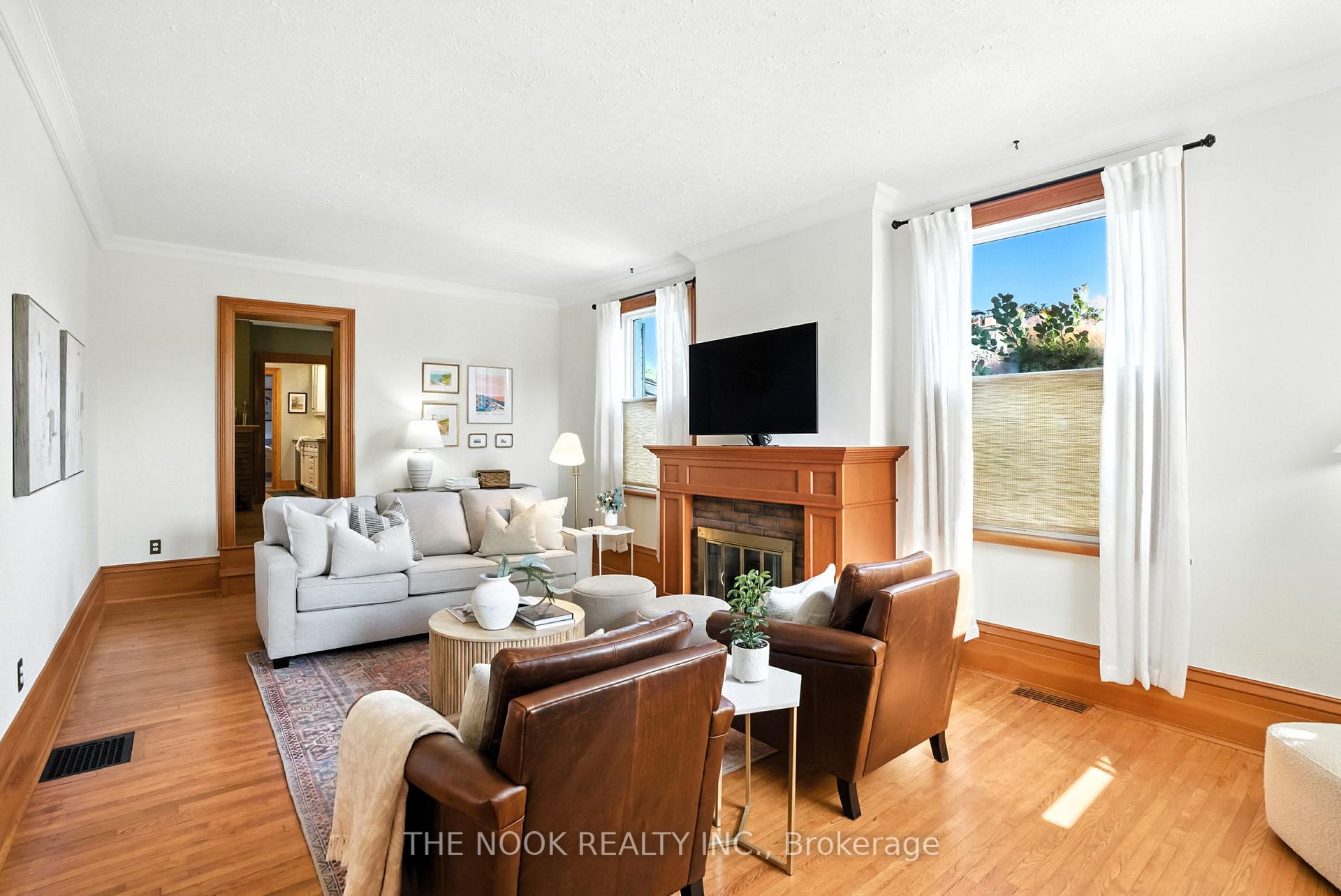 Photo 12 of 1009 Centre Street S, Whitby, Downtown Whitby — HOMEH
