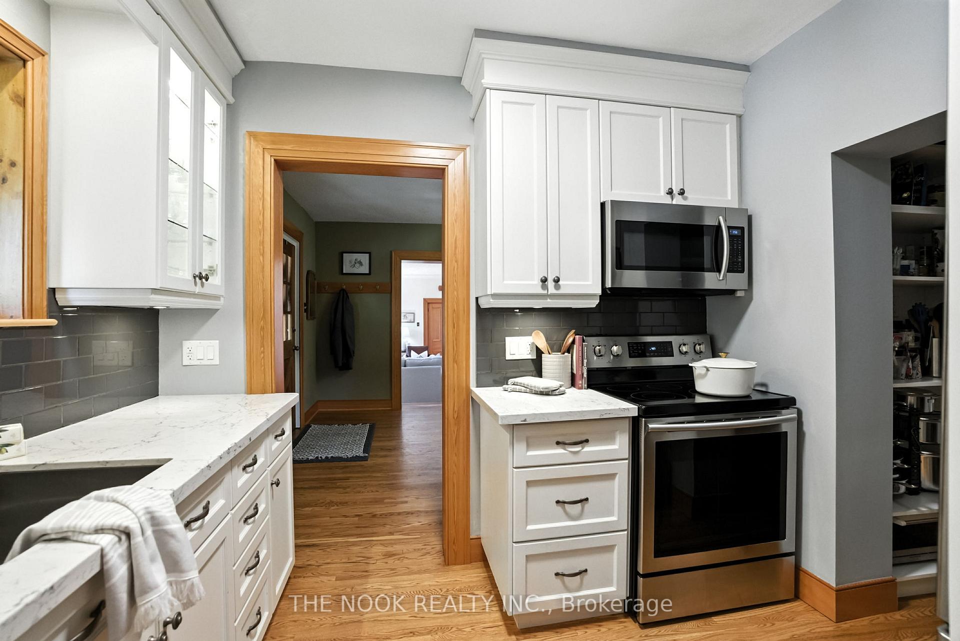 Photo 18 of 1009 Centre Street S, Whitby, Downtown Whitby — HOMEH