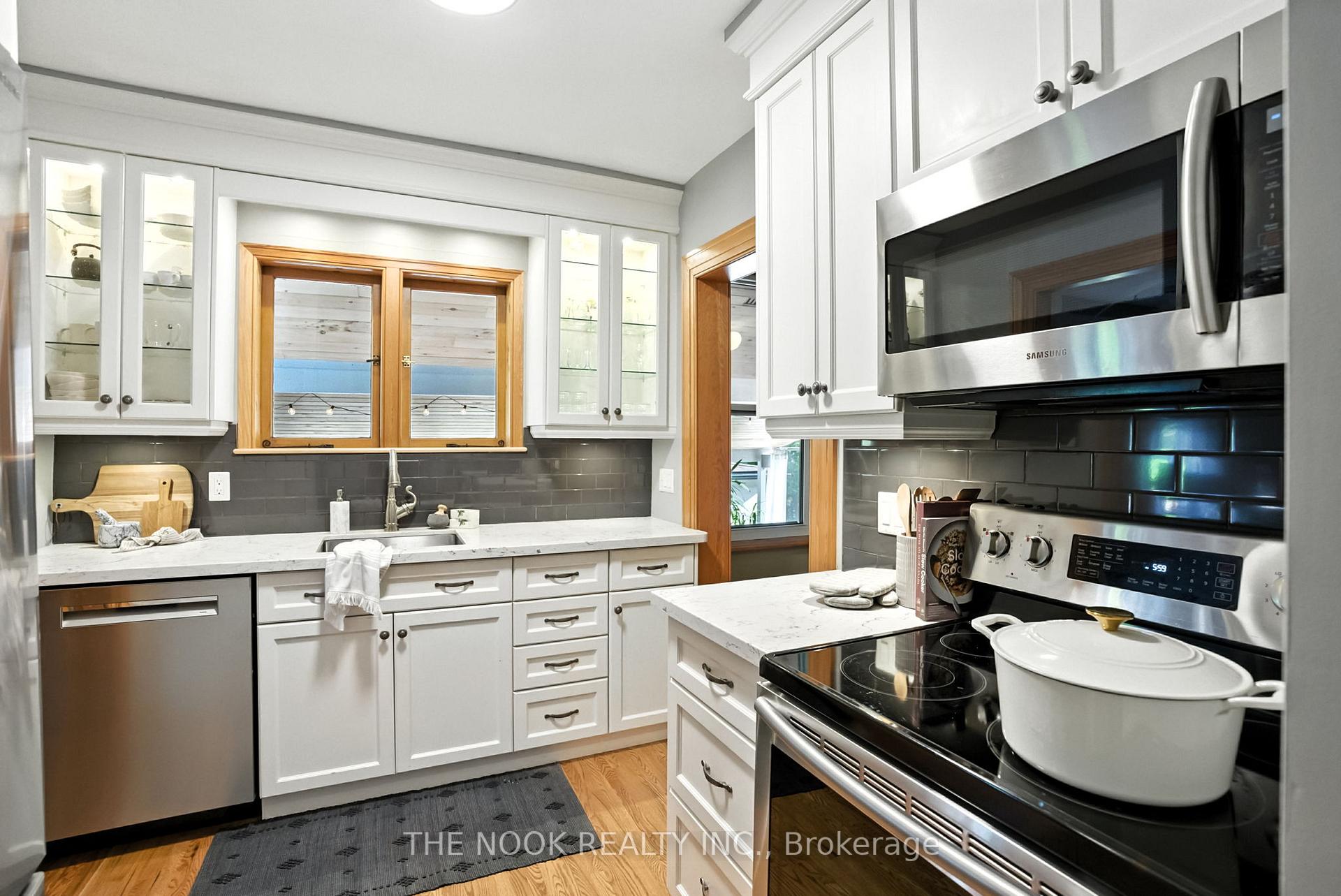 Photo 39 of 1009 Centre Street S, Whitby, Downtown Whitby — HOMEH