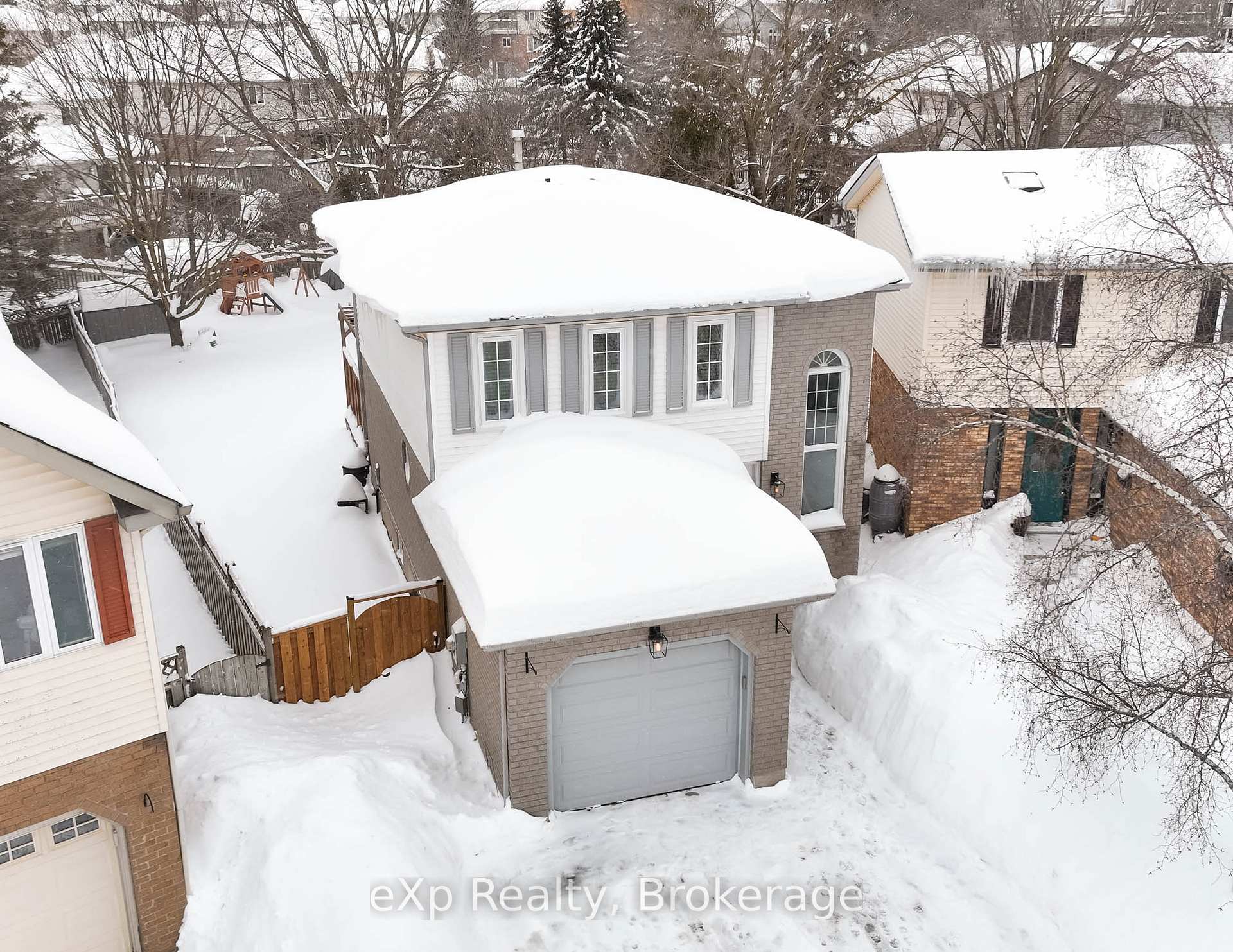 Photo 4 of 527-A Rosemeadow Crescent, Waterloo — HOMEH