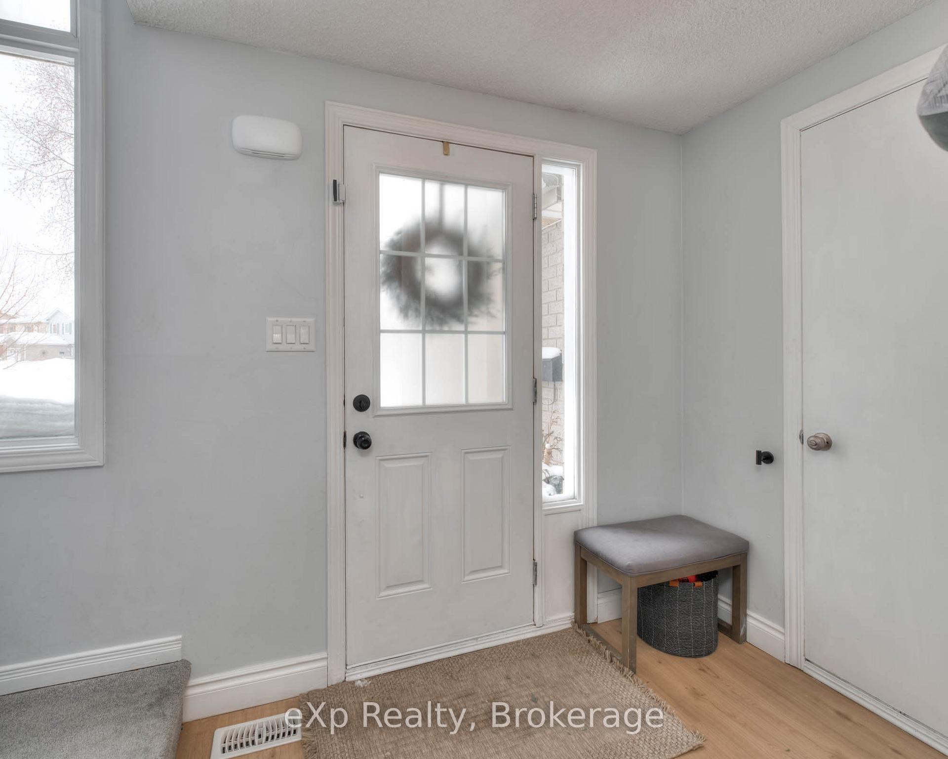 Photo 7 of 527-A Rosemeadow Crescent, Waterloo — HOMEH