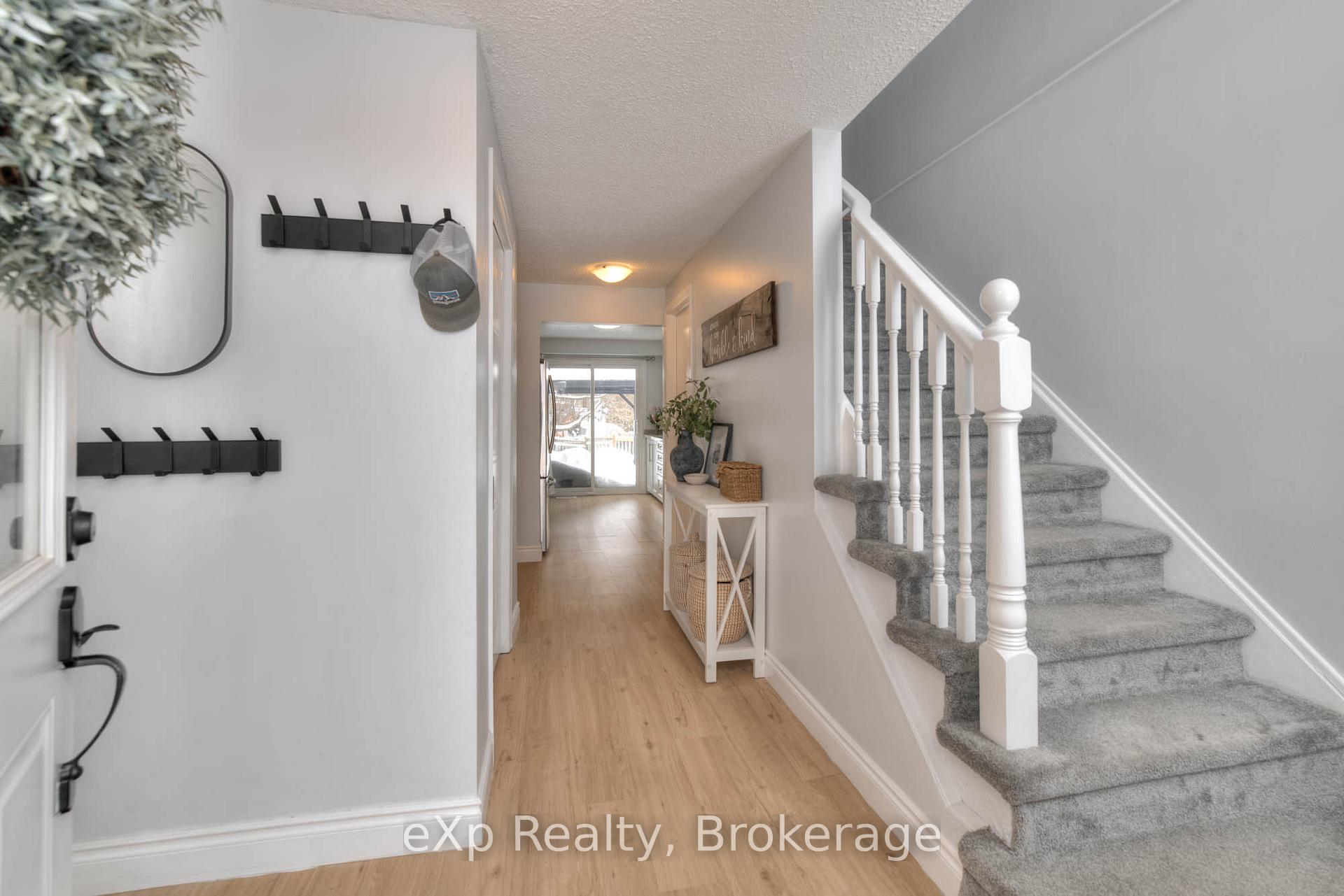 Photo 9 of 527-A Rosemeadow Crescent, Waterloo — HOMEH
