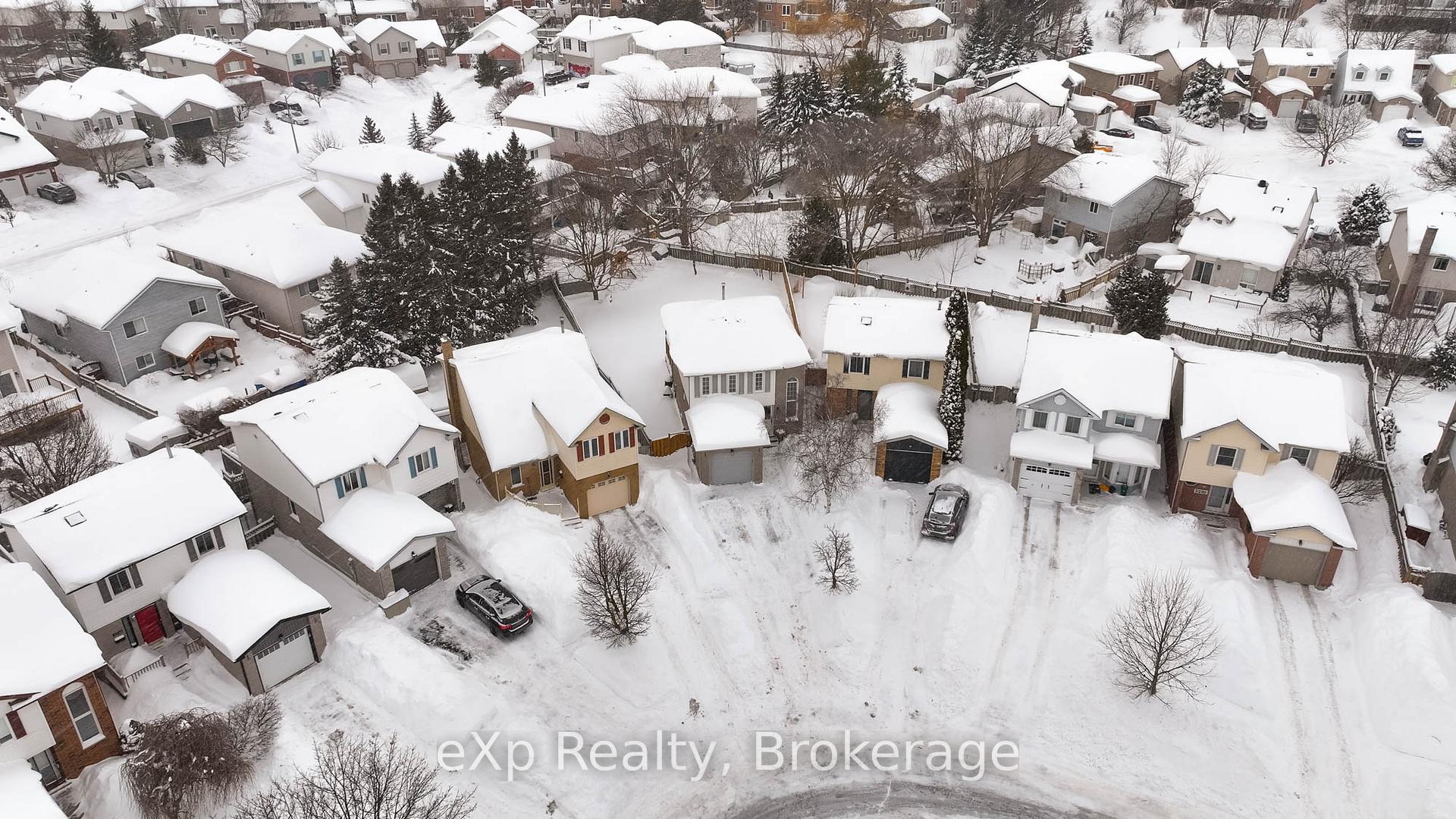 Photo 37 of 527-A Rosemeadow Crescent, Waterloo — HOMEH