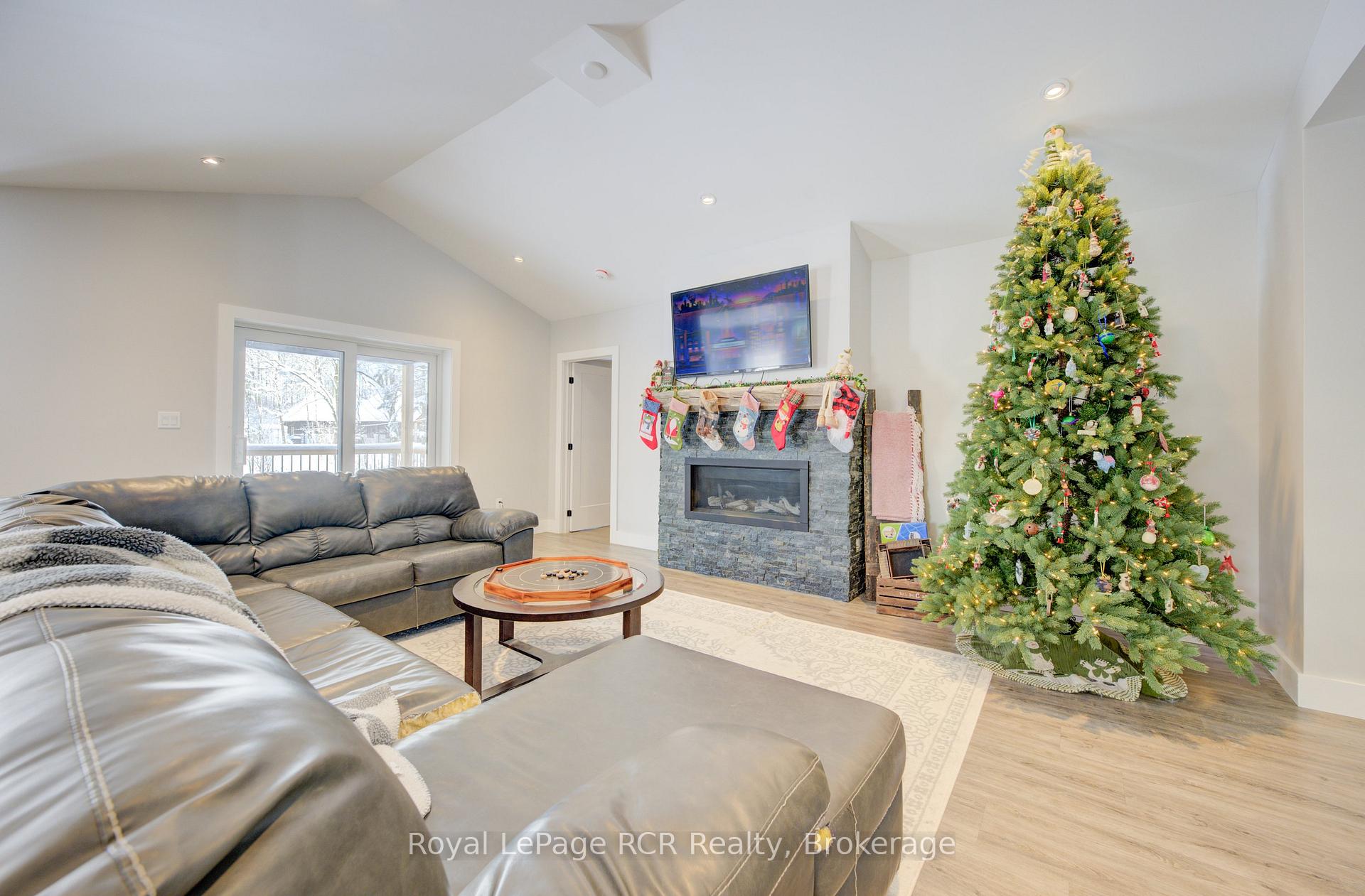 Photo 9 of 348 Augusta Street, West Grey — HOMEH