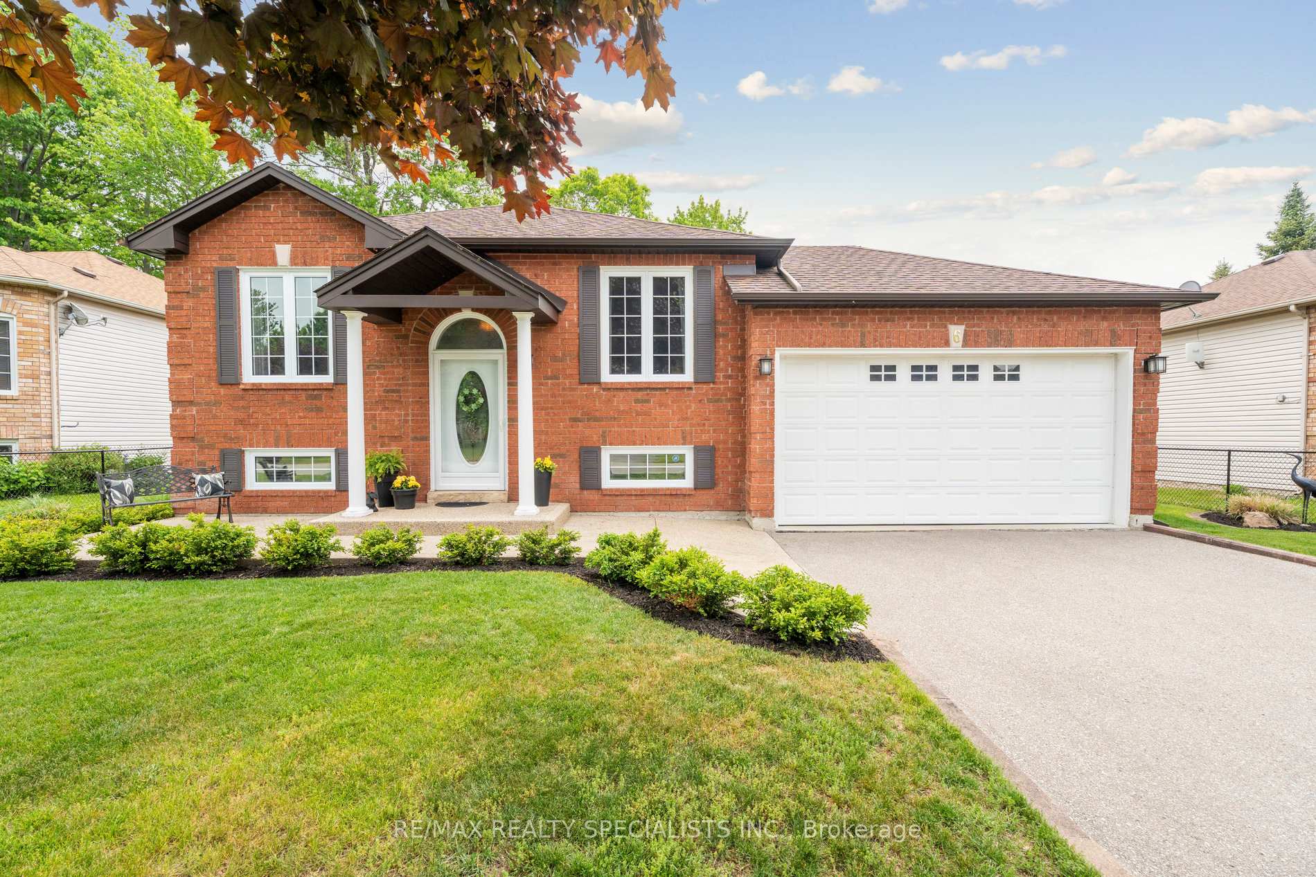 Photo 1 of 6 Brouwer Crescent, Wasaga Beach — HOMEH