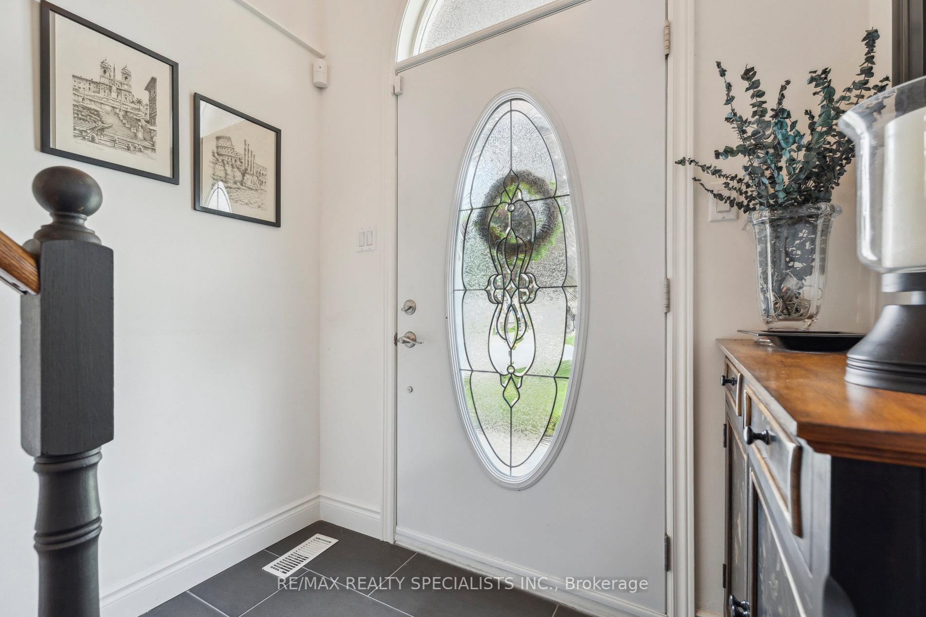 Photo 5 of 6 Brouwer Crescent, Wasaga Beach — HOMEH