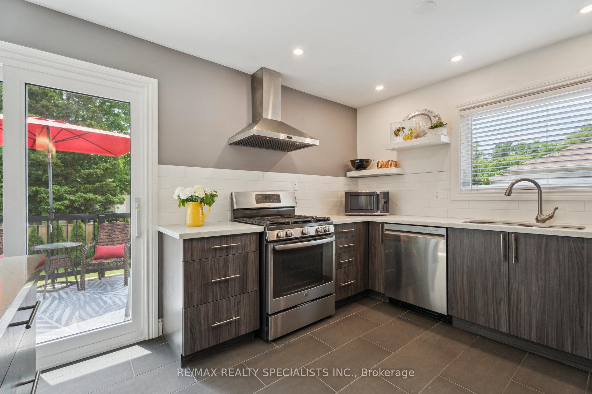 Photo 17 of 6 Brouwer Crescent, Wasaga Beach — HOMEH