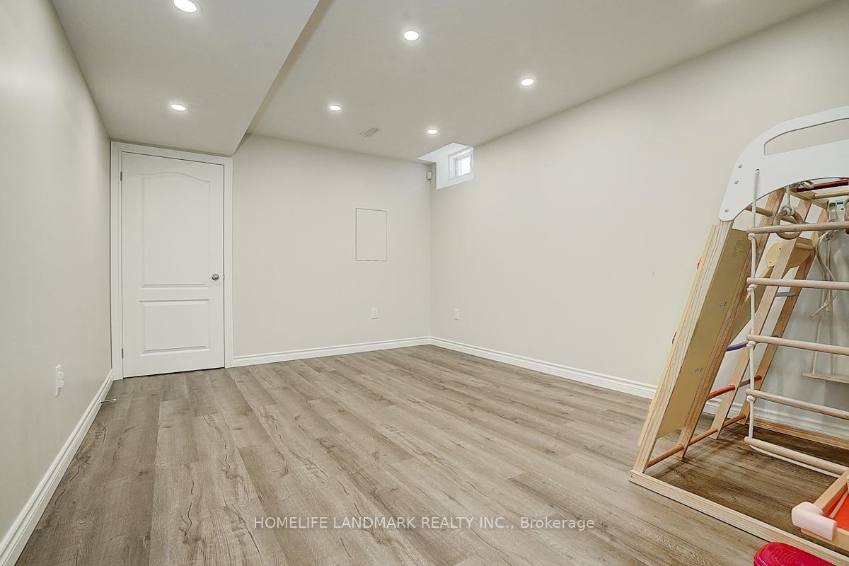 Photo 17 of 37 Stoots Street, Markham, Wismer — HOMEH