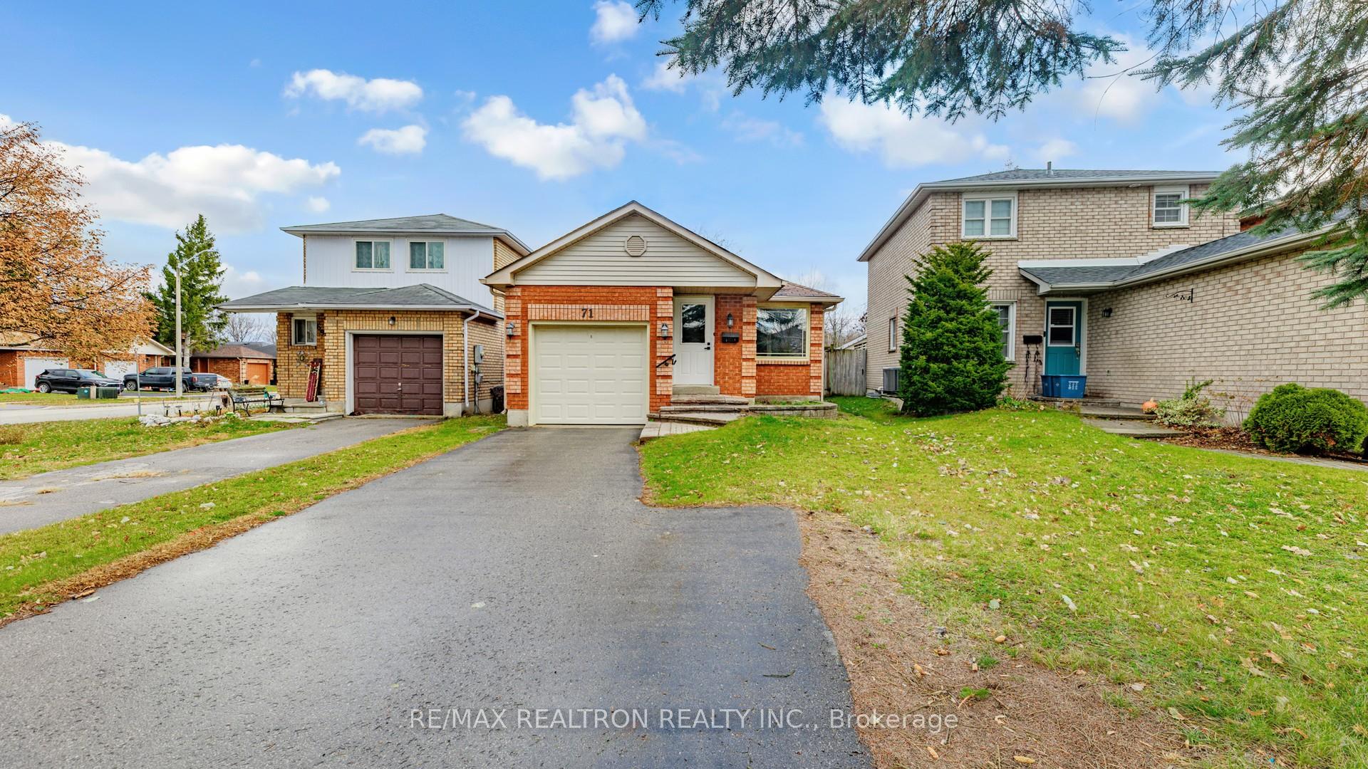 Photo 2 of 71 Geddes Crescent, Barrie, Northwest — HOMEH