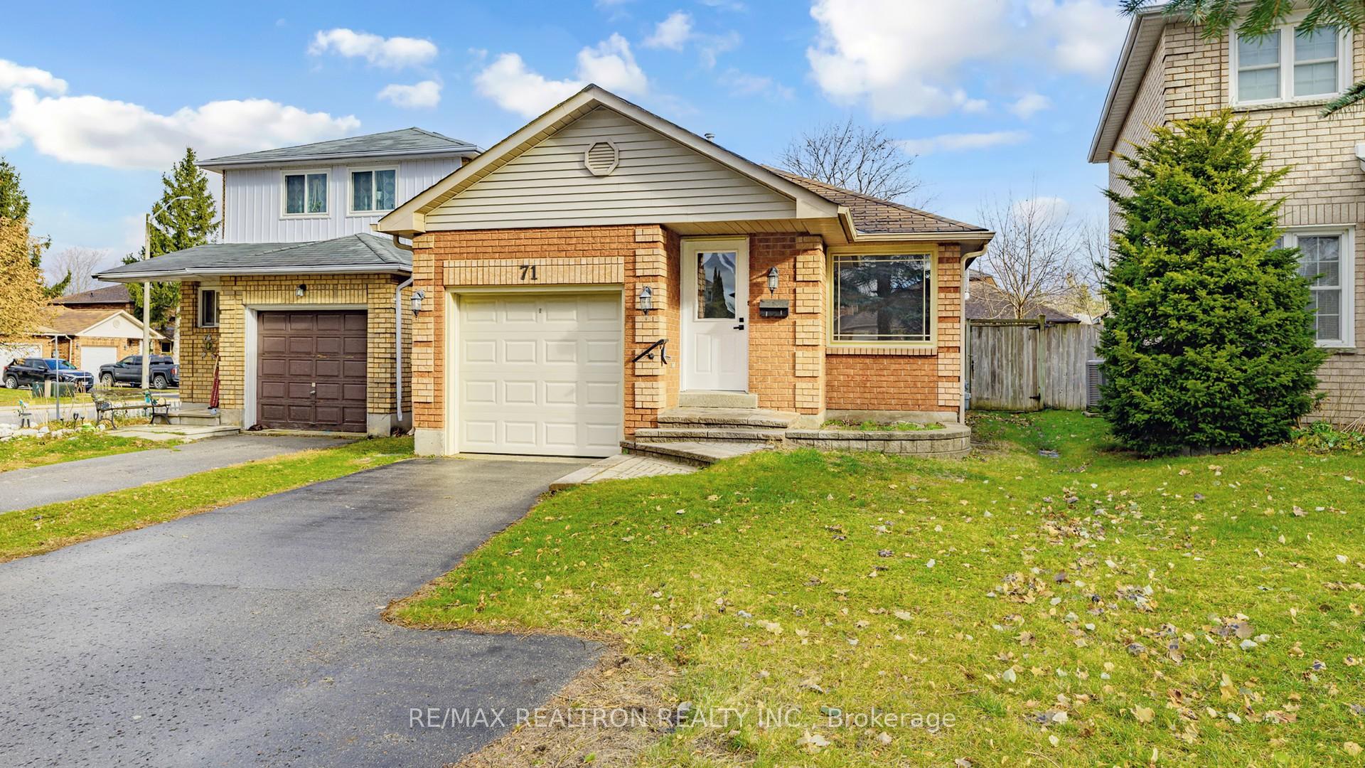 Photo 4 of 71 Geddes Crescent, Barrie, Northwest — HOMEH