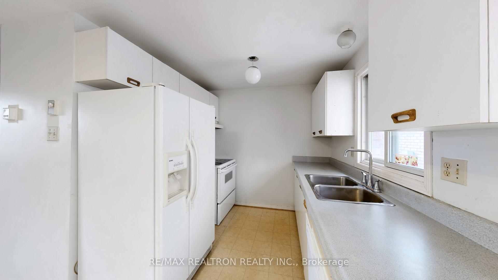 Photo 33 of 71 Geddes Crescent, Barrie, Northwest — HOMEH