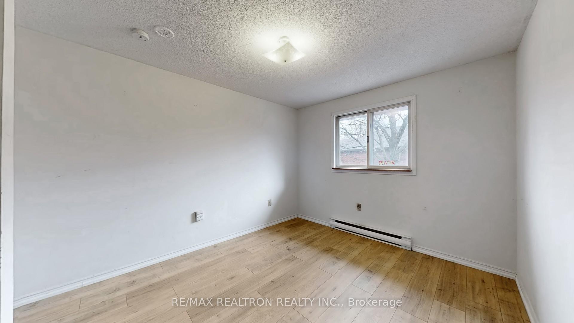 Photo 24 of 71 Geddes Crescent, Barrie, Northwest — HOMEH