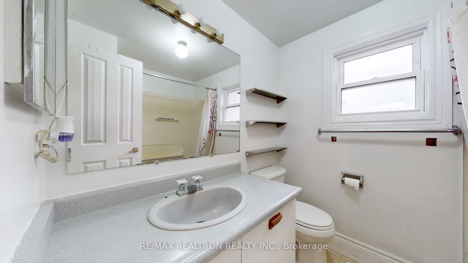 Photo 20 of 71 Geddes Crescent, Barrie, Northwest — HOMEH