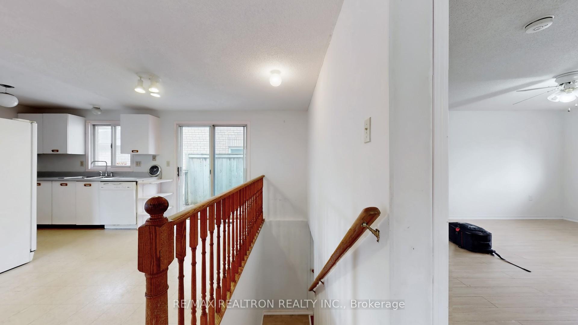Photo 29 of 71 Geddes Crescent, Barrie, Northwest — HOMEH