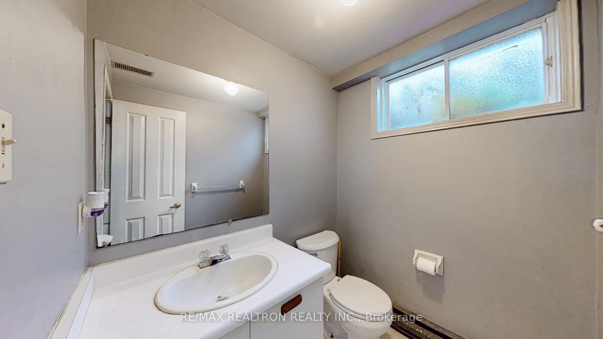 Photo 35 of 71 Geddes Crescent, Barrie, Northwest — HOMEH
