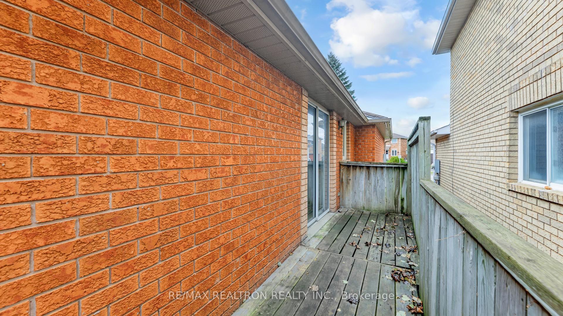 Photo 45 of 71 Geddes Crescent, Barrie, Northwest — HOMEH