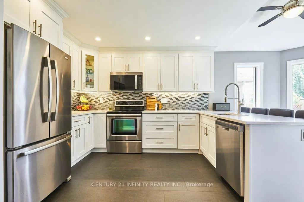 Photo 10 of 5 Blacksmith Lane, Whitby, Williamsburg — HOMEH