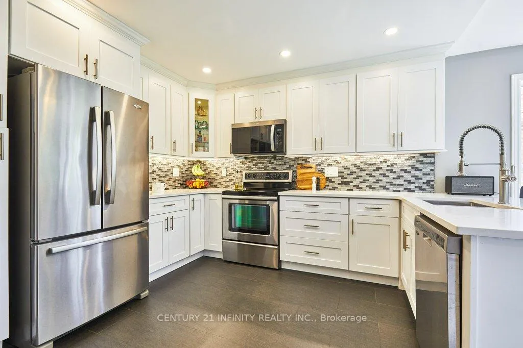 Photo 11 of 5 Blacksmith Lane, Whitby, Williamsburg — HOMEH