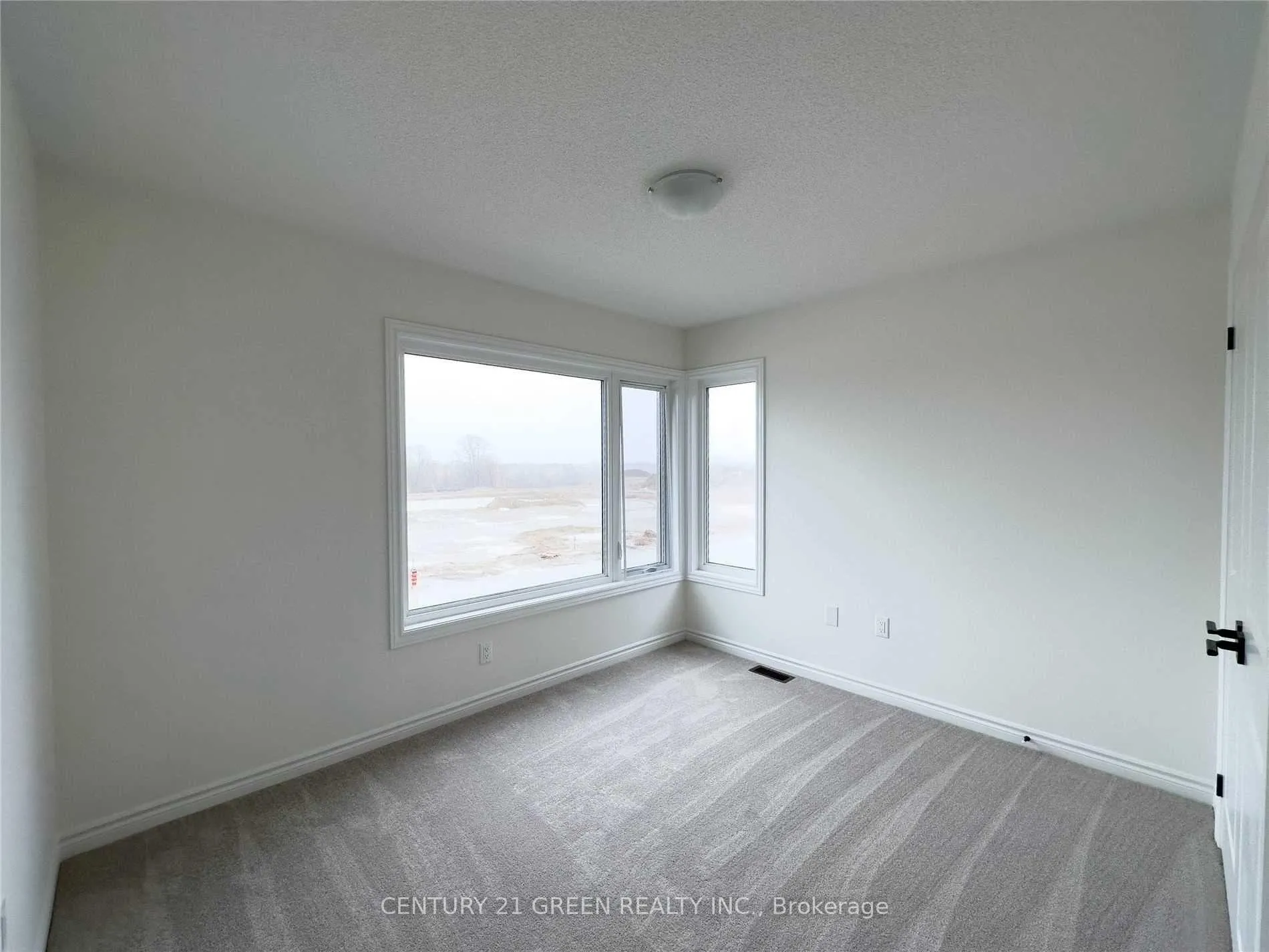 Photo 9 of 424 Coronation Road, Whitby, Rural Whitby — HOMEH