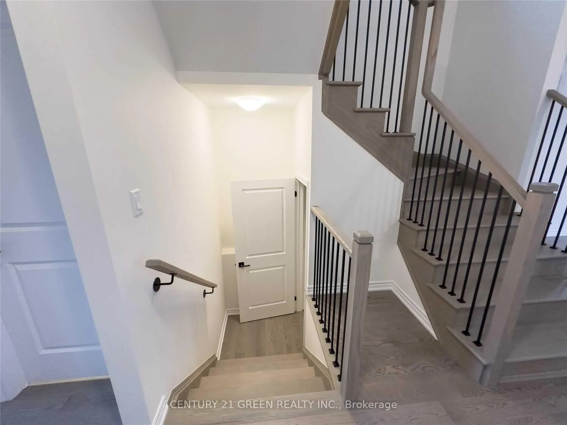 Photo 23 of 424 Coronation Road, Whitby, Rural Whitby — HOMEH