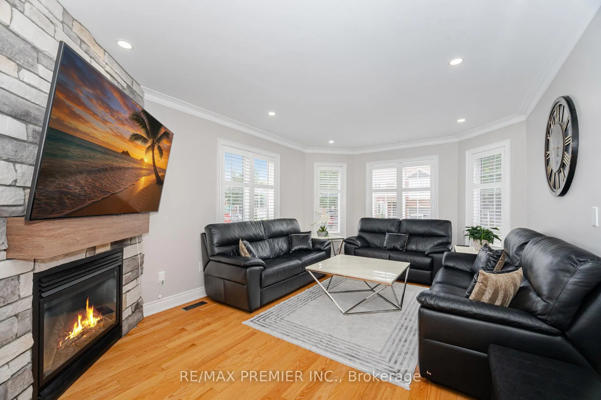 Photo 7 of 27 Lucerne Drive, Vaughan, Vellore Village — HOMEH