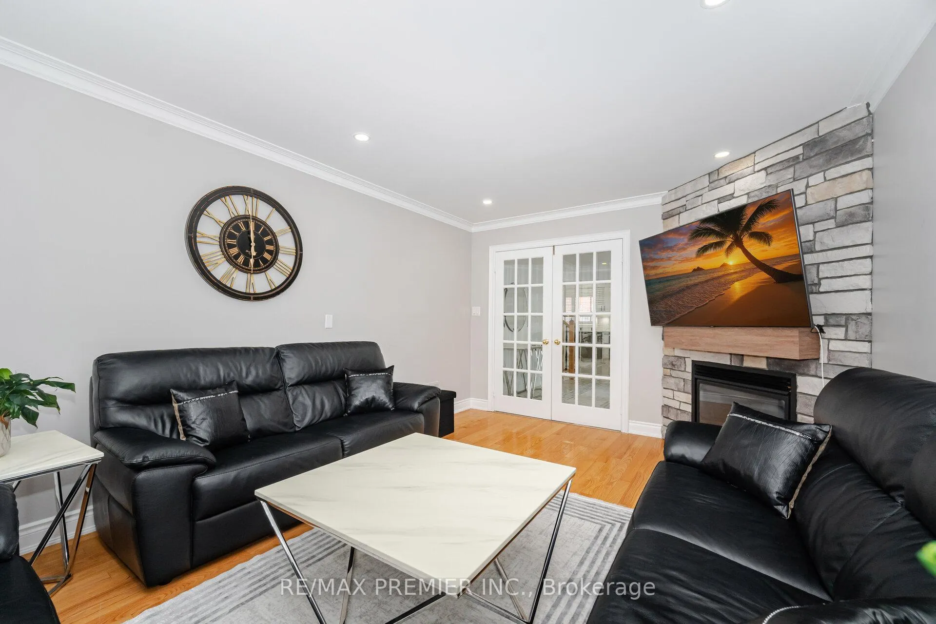 Photo 8 of 27 Lucerne Drive, Vaughan, Vellore Village — HOMEH
