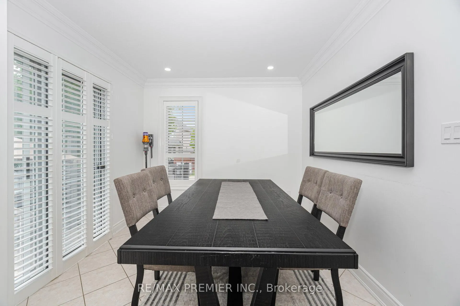 Photo 12 of 27 Lucerne Drive, Vaughan, Vellore Village — HOMEH