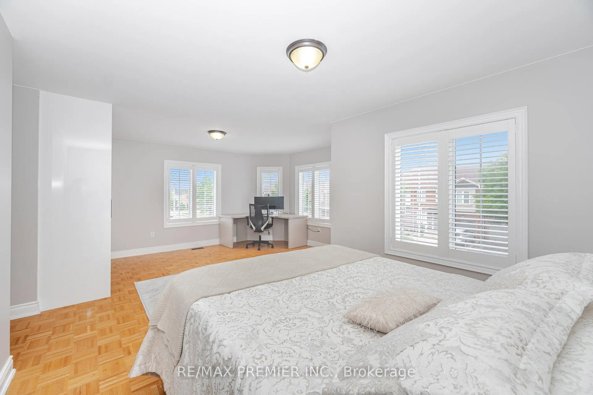 Photo 16 of 27 Lucerne Drive, Vaughan, Vellore Village — HOMEH