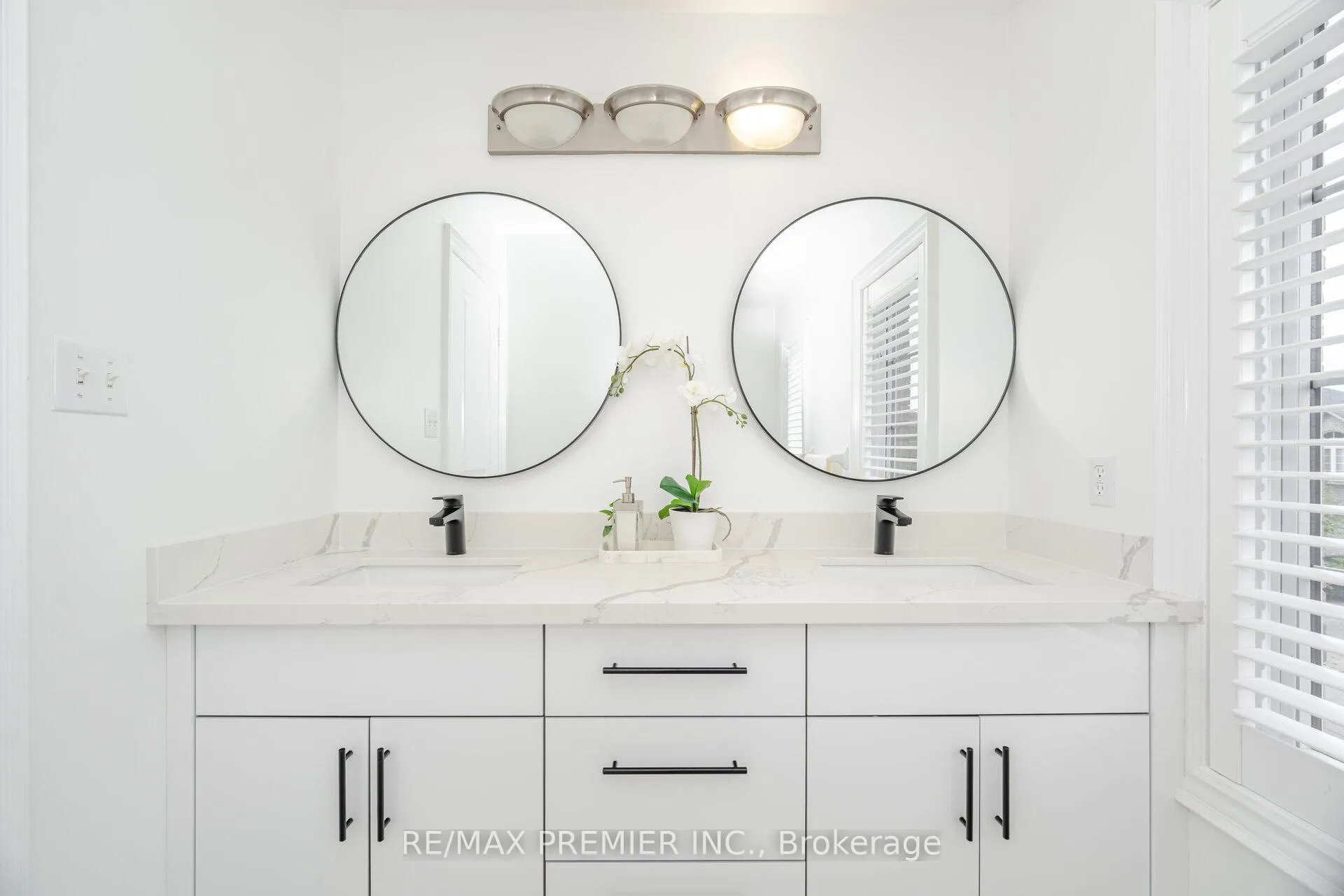 Photo 25 of 27 Lucerne Drive, Vaughan, Vellore Village — HOMEH