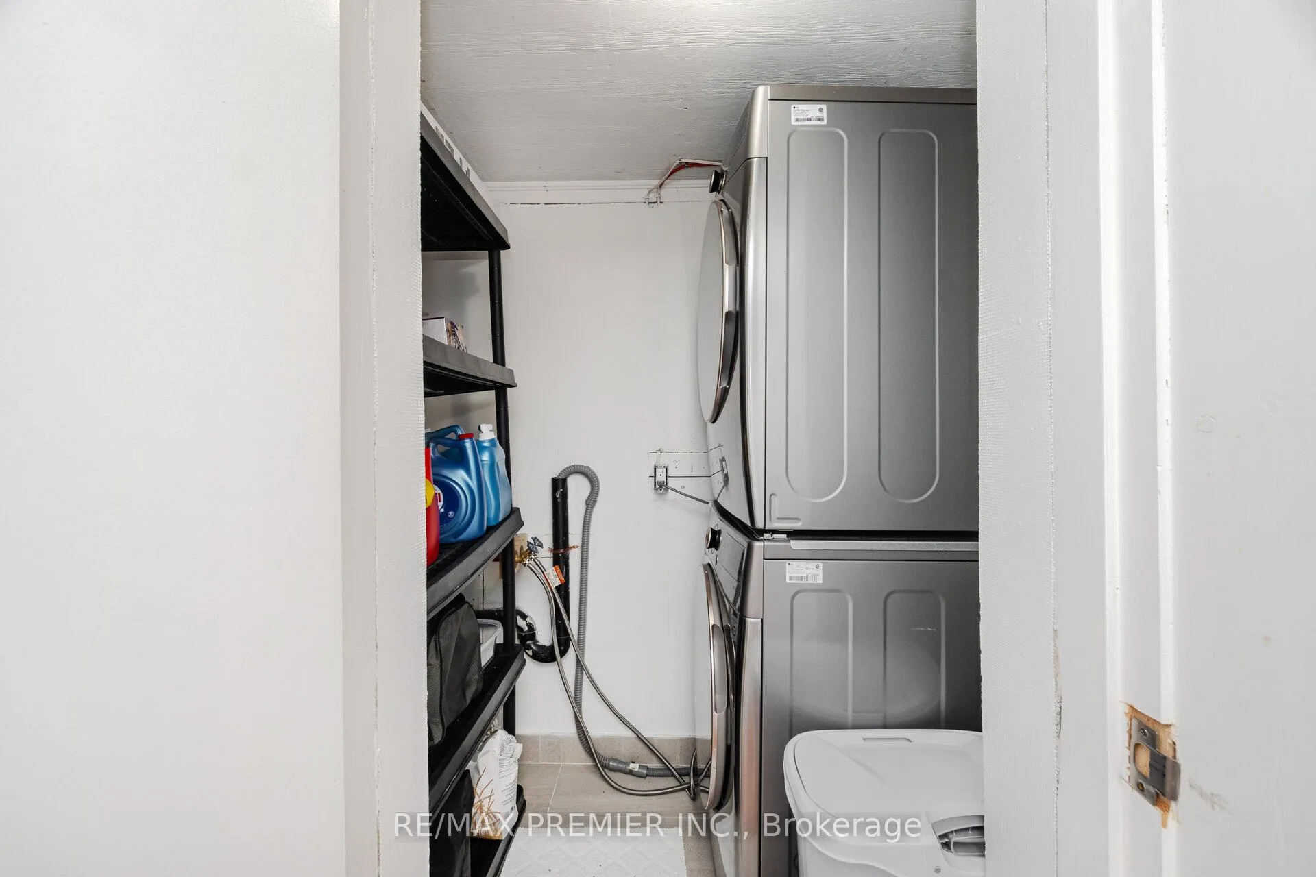 Photo 33 of 27 Lucerne Drive, Vaughan, Vellore Village — HOMEH