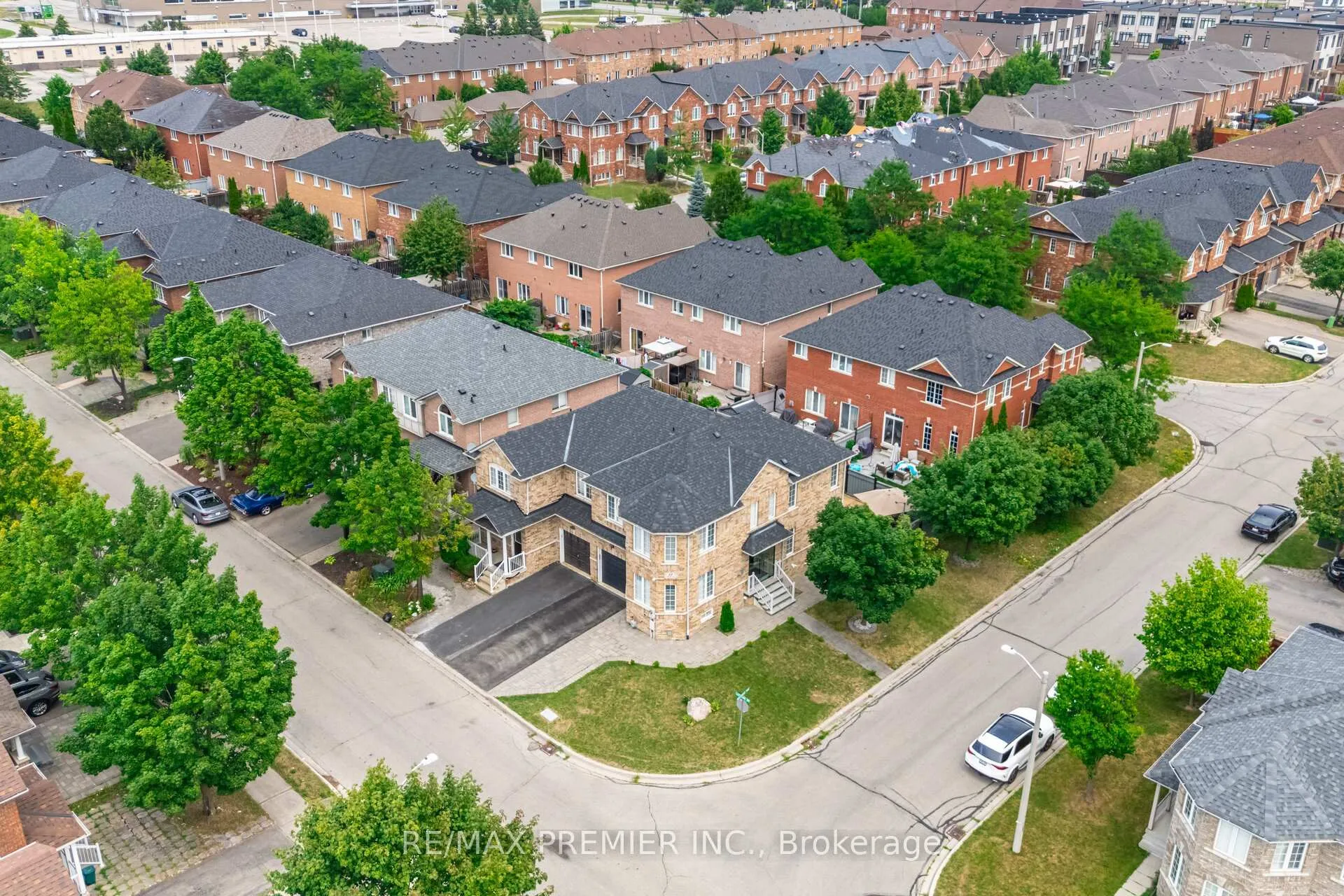 Photo 34 of 27 Lucerne Drive, Vaughan, Vellore Village — HOMEH