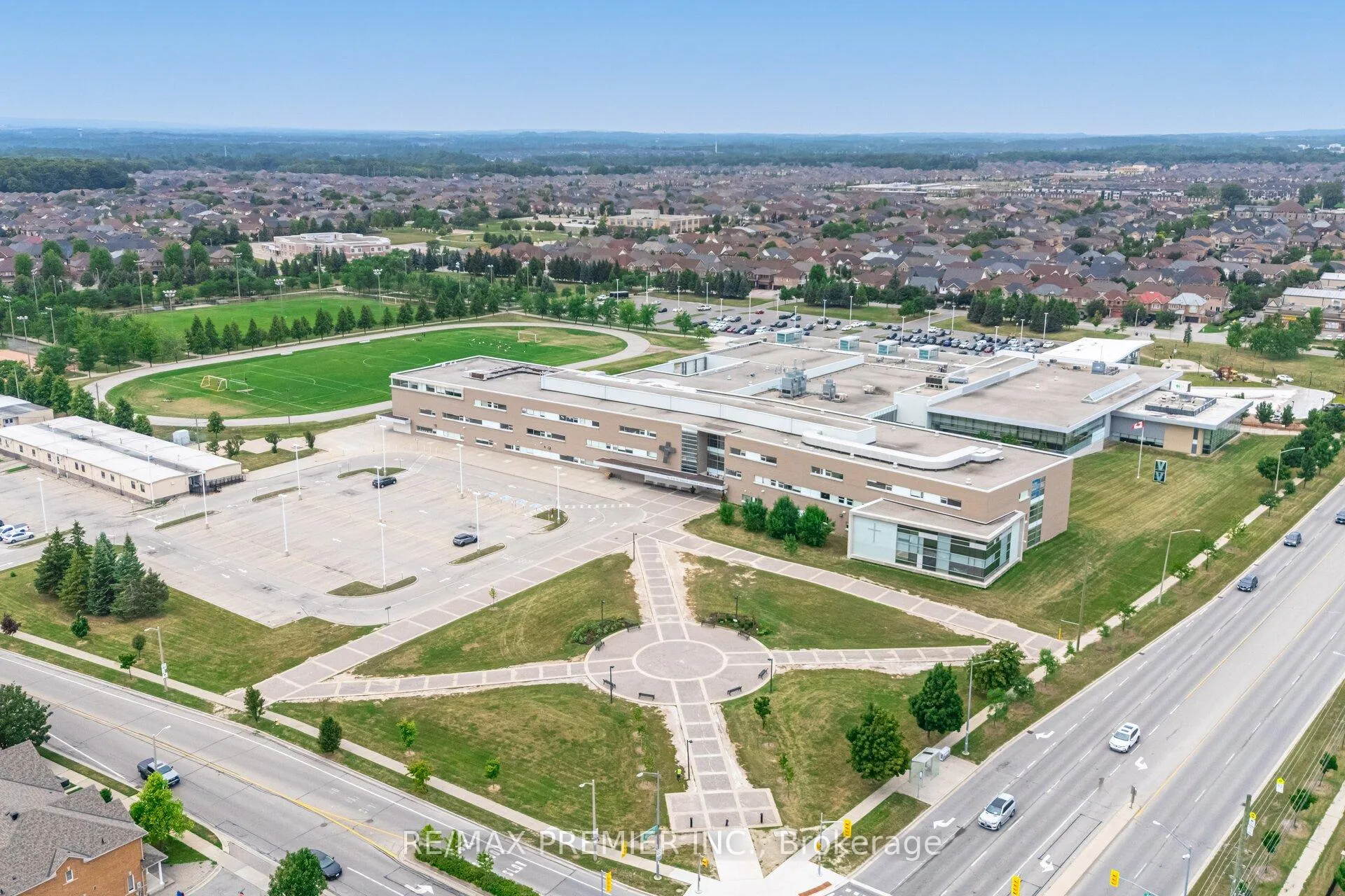 Photo 40 of 27 Lucerne Drive, Vaughan, Vellore Village — HOMEH