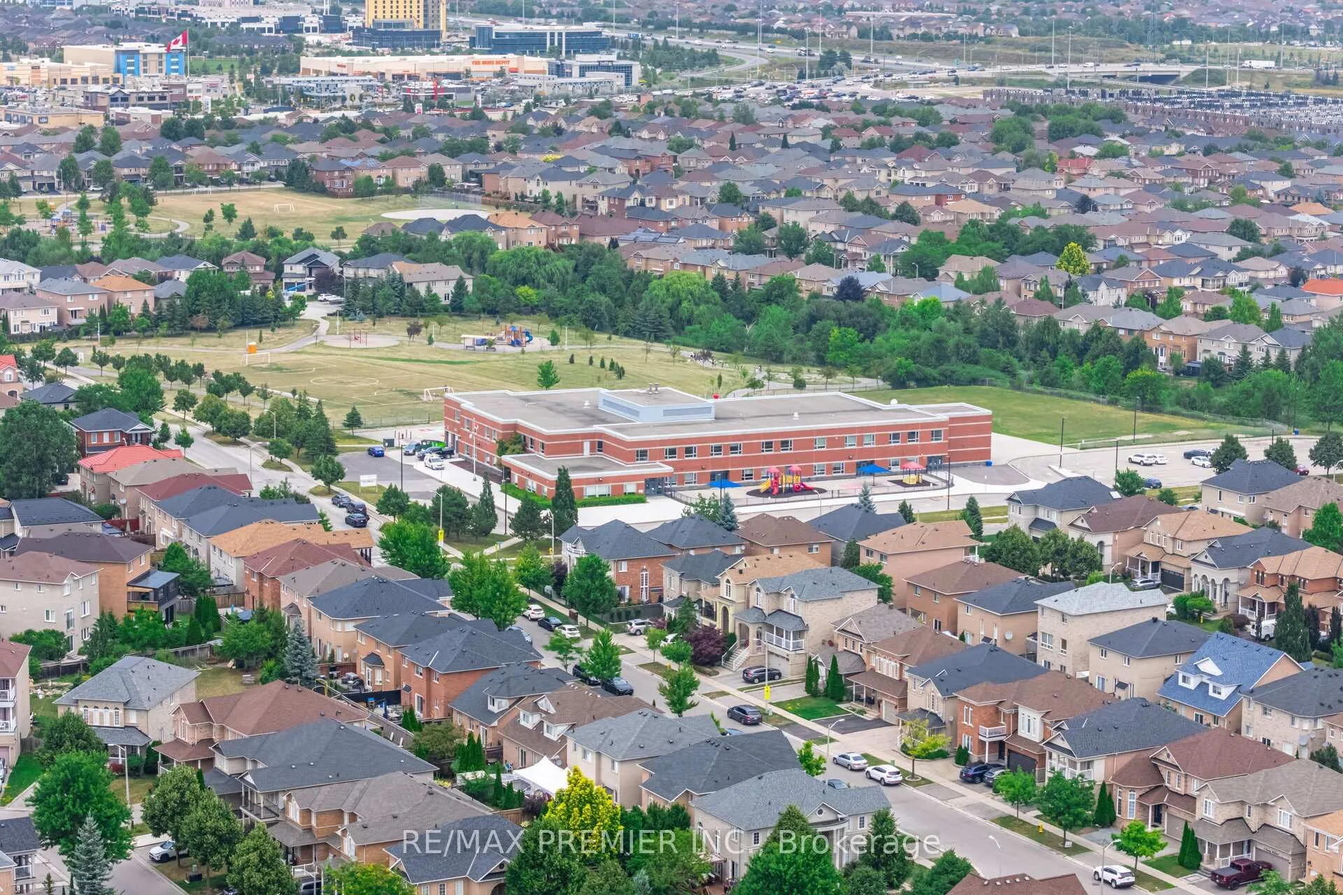 Photo 41 of 27 Lucerne Drive, Vaughan, Vellore Village — HOMEH