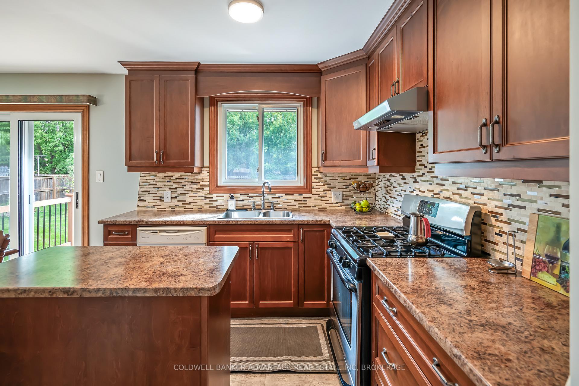 Photo 9 of 680 Clare Avenue, Welland, N. Welland — HOMEH
