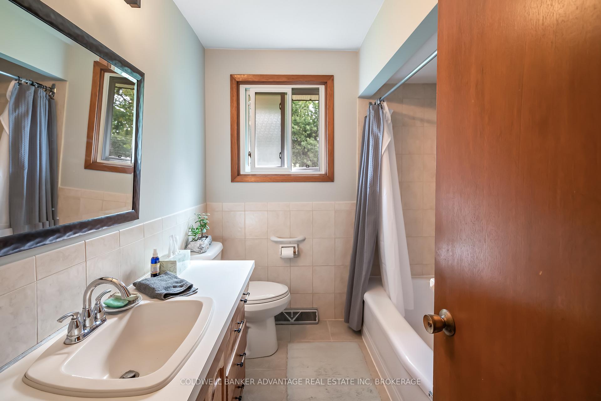 Photo 15 of 680 Clare Avenue, Welland, N. Welland — HOMEH