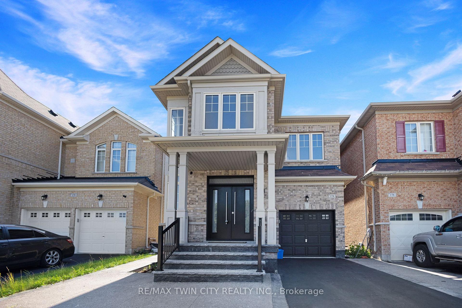 Photo 2 of 174 Mactier Drive, Vaughan, Kleinburg — HOMEH