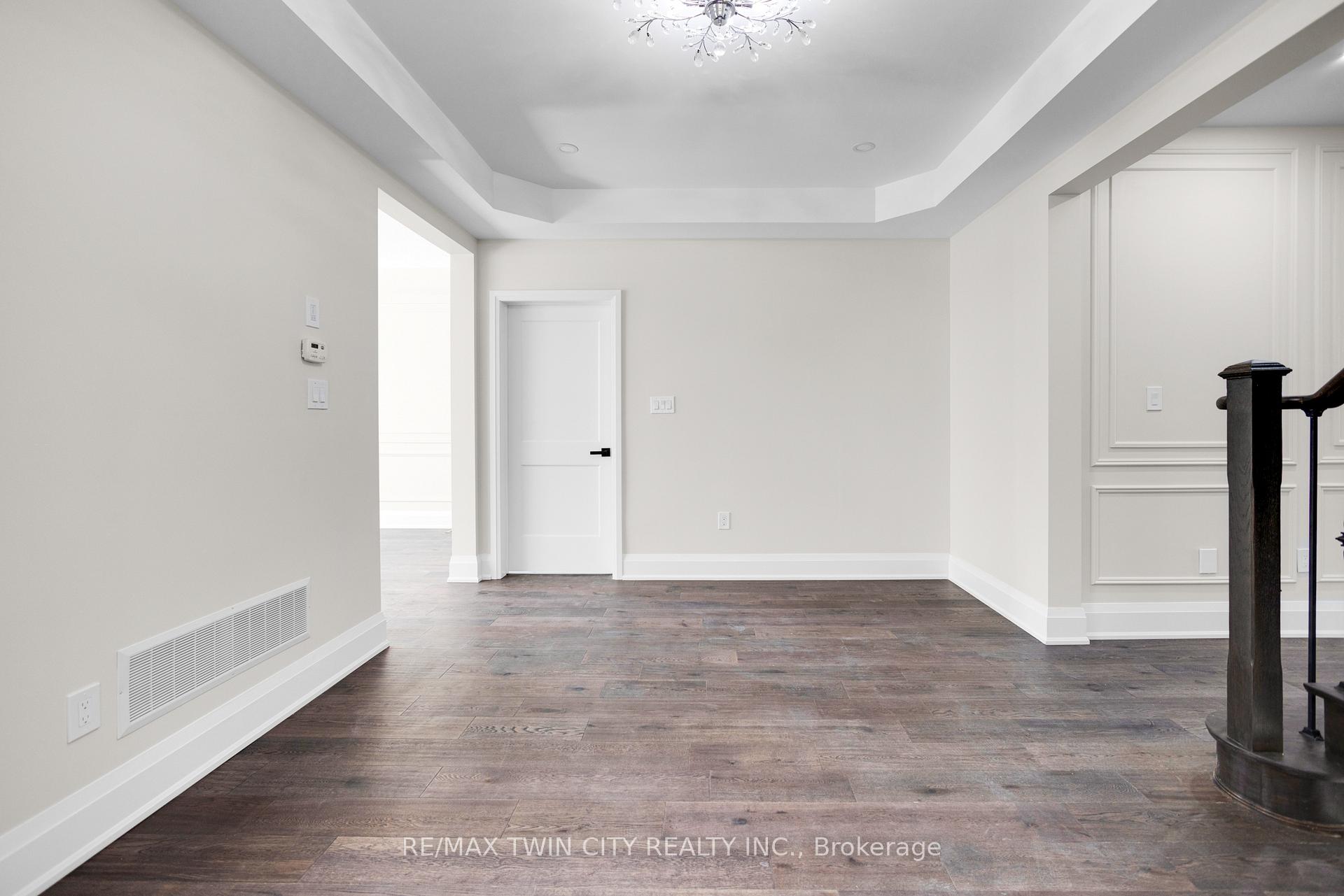 Photo 7 of 174 Mactier Drive, Vaughan, Kleinburg — HOMEH