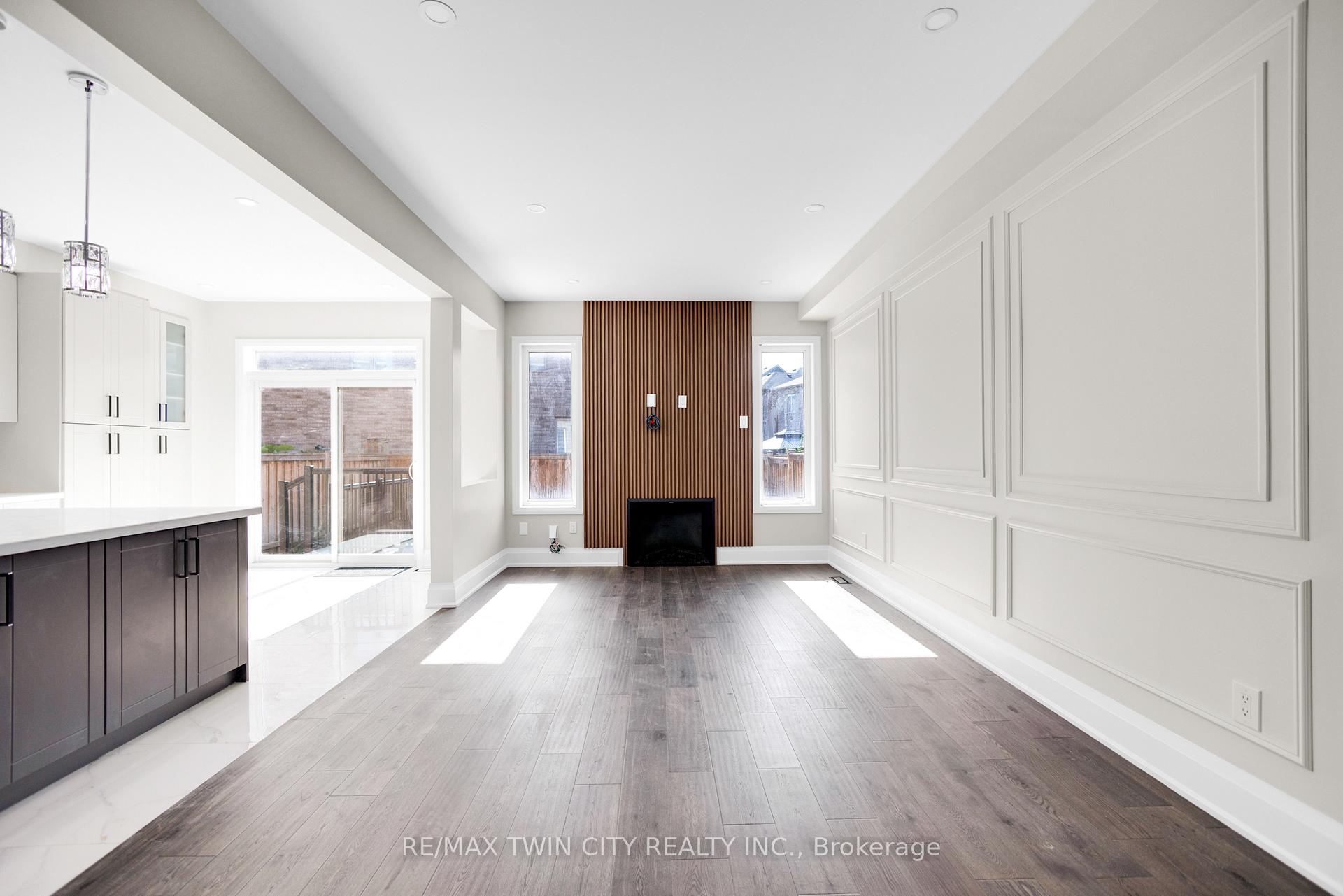 Photo 10 of 174 Mactier Drive, Vaughan, Kleinburg — HOMEH