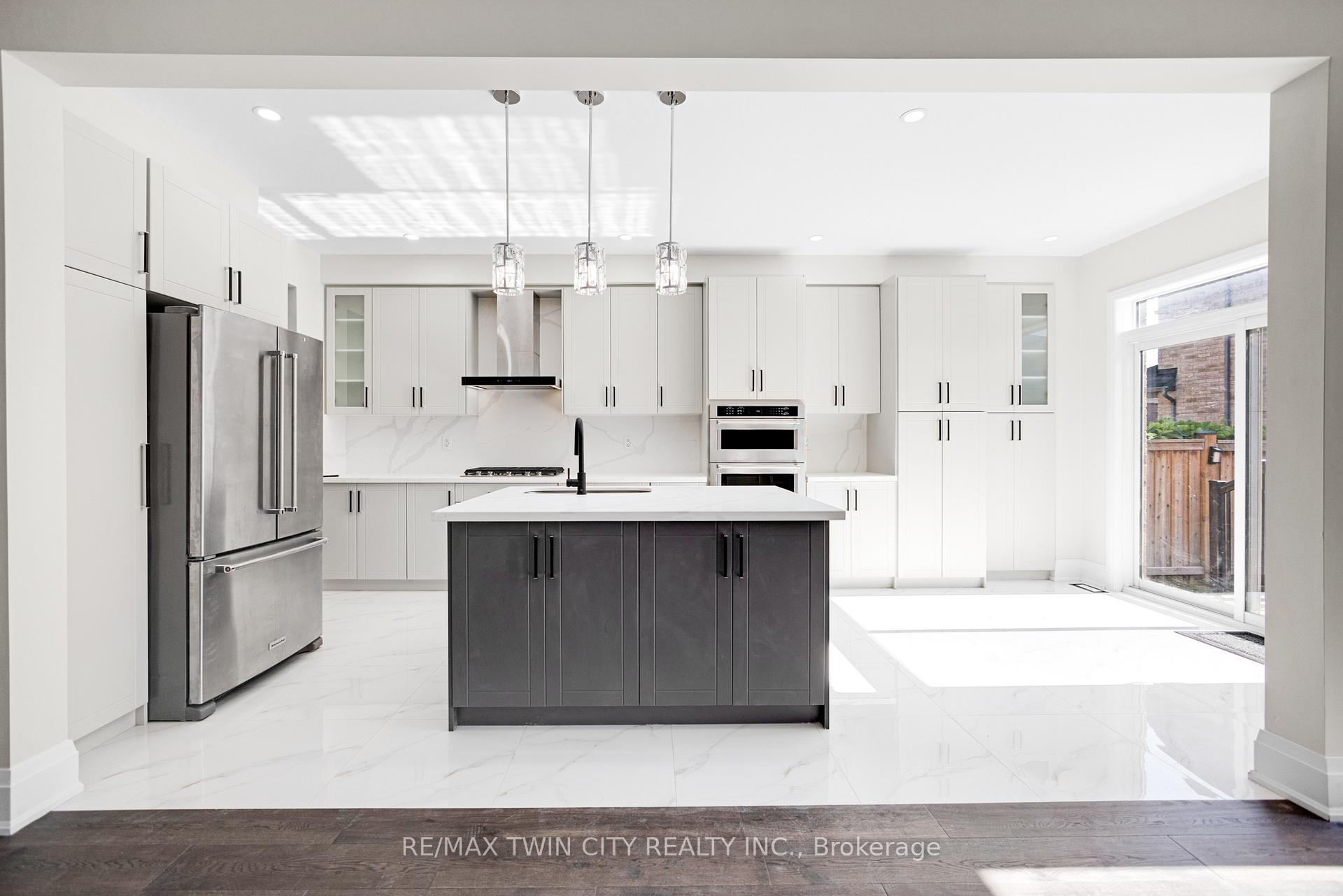 Photo 12 of 174 Mactier Drive, Vaughan, Kleinburg — HOMEH