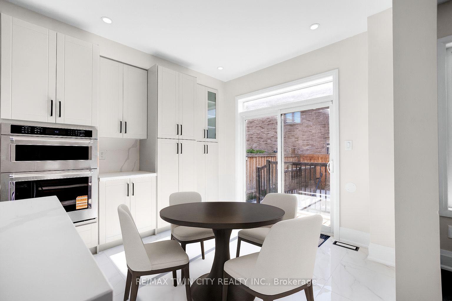 Photo 13 of 174 Mactier Drive, Vaughan, Kleinburg — HOMEH