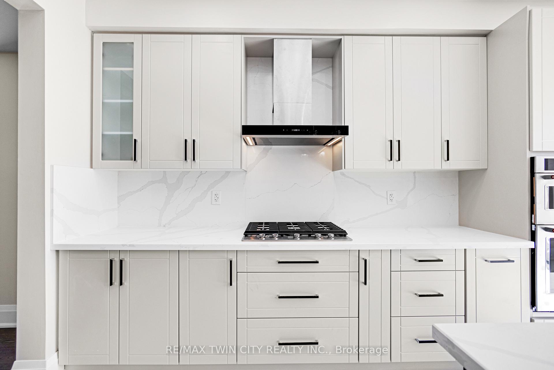 Photo 16 of 174 Mactier Drive, Vaughan, Kleinburg — HOMEH