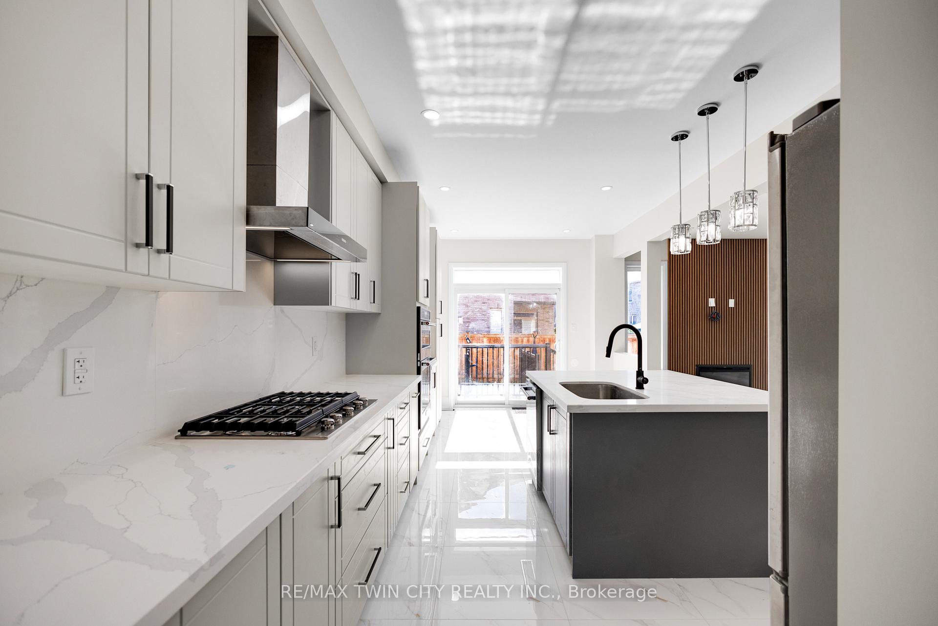 Photo 17 of 174 Mactier Drive, Vaughan, Kleinburg — HOMEH