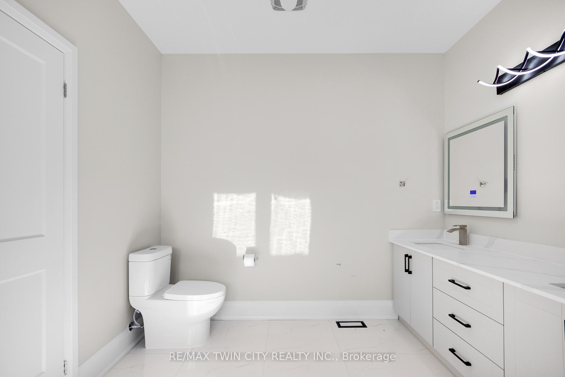Photo 23 of 174 Mactier Drive, Vaughan, Kleinburg — HOMEH