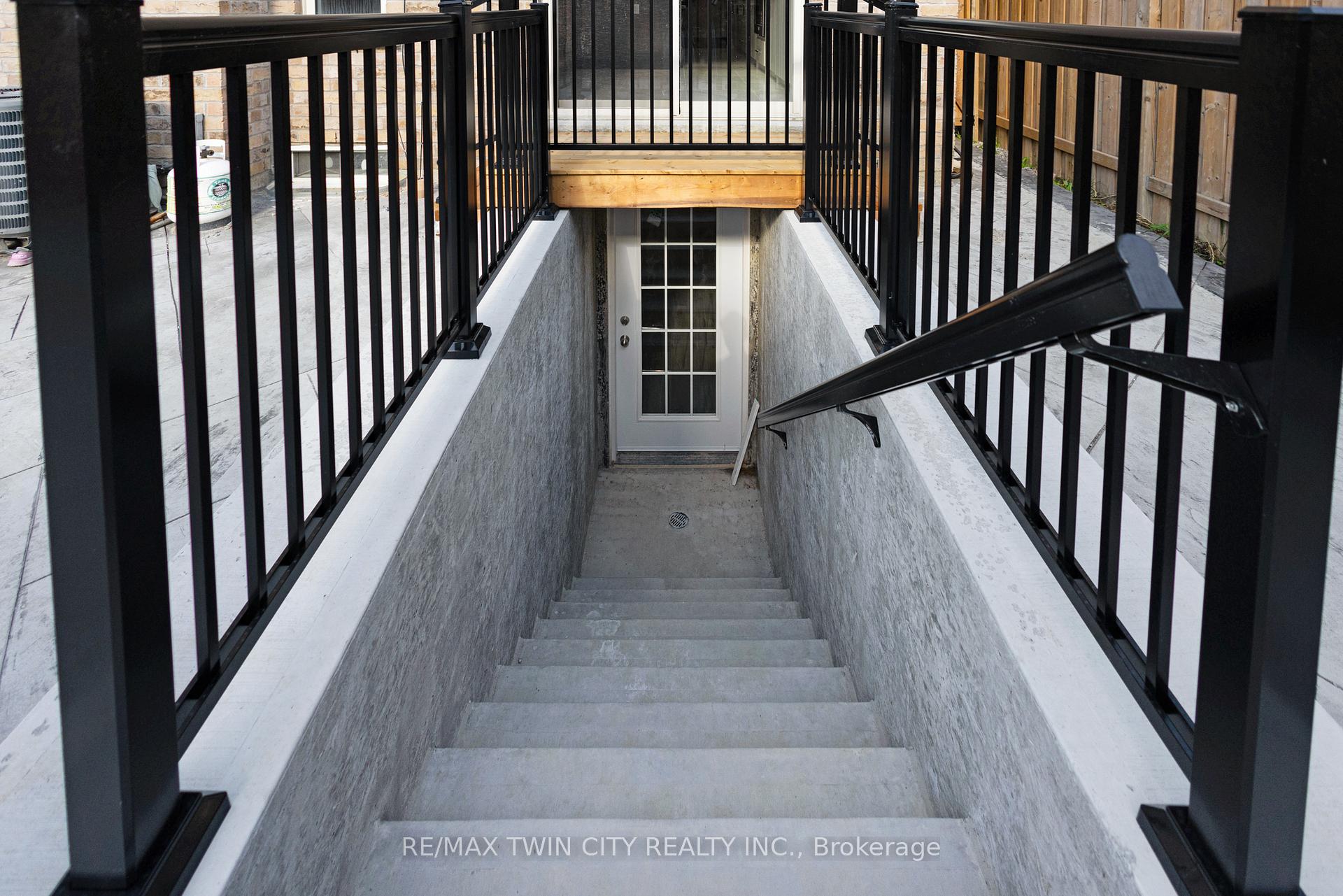 Photo 32 of 174 Mactier Drive, Vaughan, Kleinburg — HOMEH