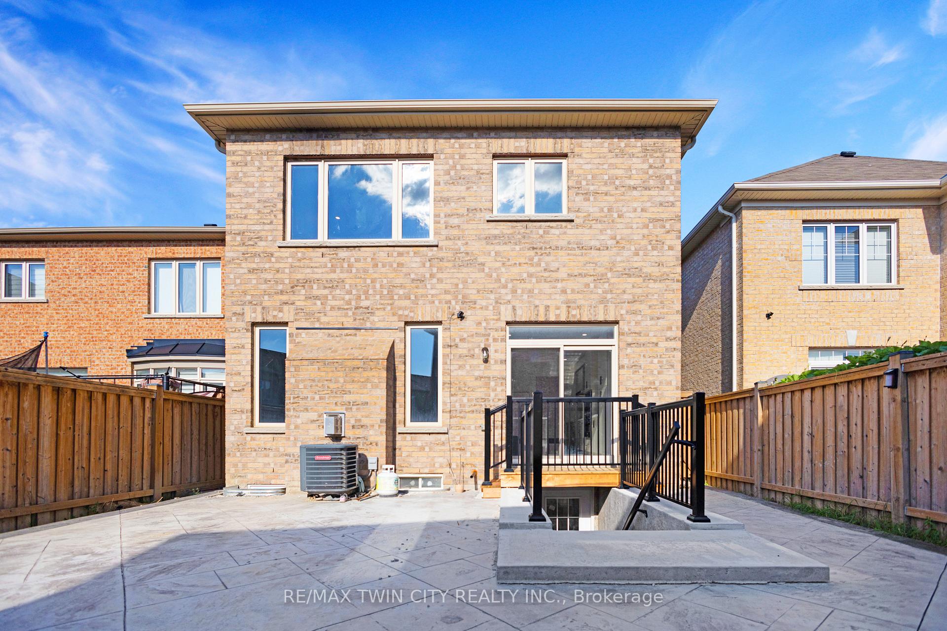 Photo 39 of 174 Mactier Drive, Vaughan, Kleinburg — HOMEH